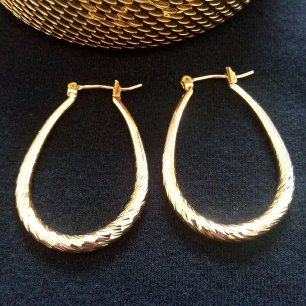 💛Gold Oval Hoop Earrings